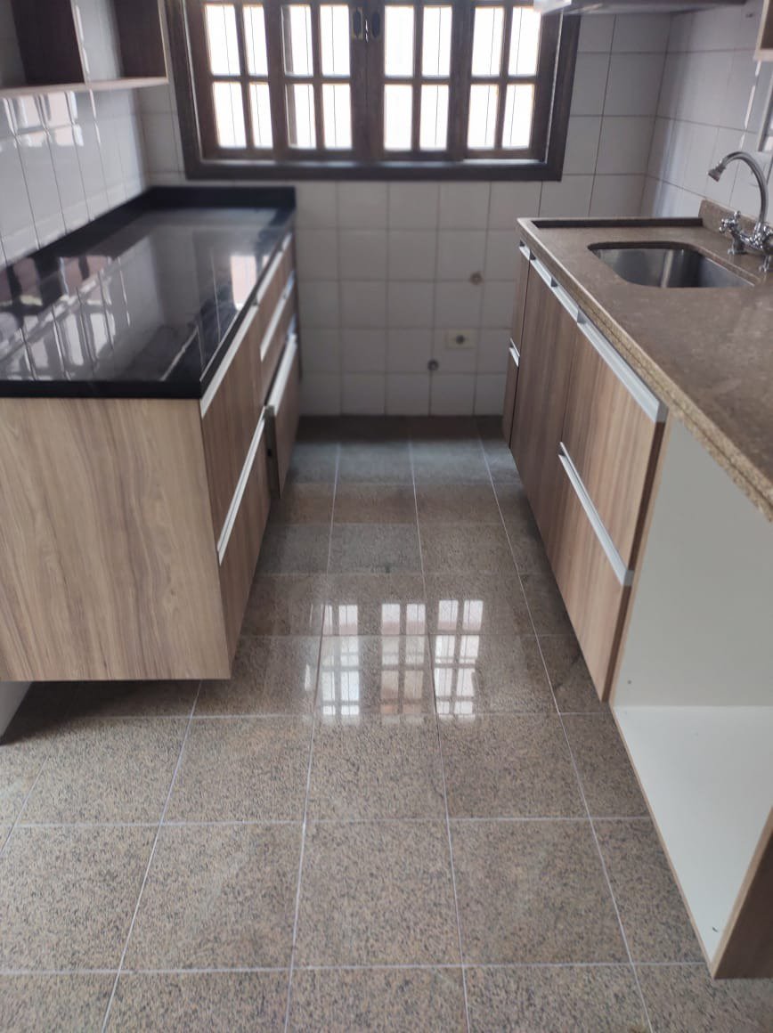 Sobrado à venda com 3 quartos, sendo 1 suíte, em Parque Ipê, São Paulo, SP