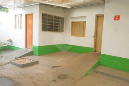 Casa à venda ou para alugar com 7 quartos, sendo 2 suítes, em Jardim Peri Peri, São Paulo, SP