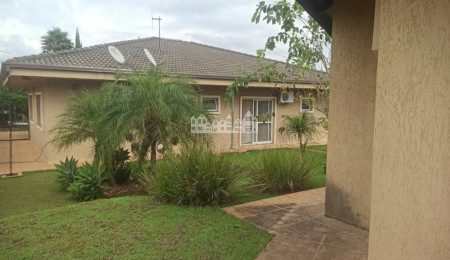 Casa à venda com 3 quartos, sendo 1 suíte, no condomínio Serra da Estrela, Atibaia - SP
