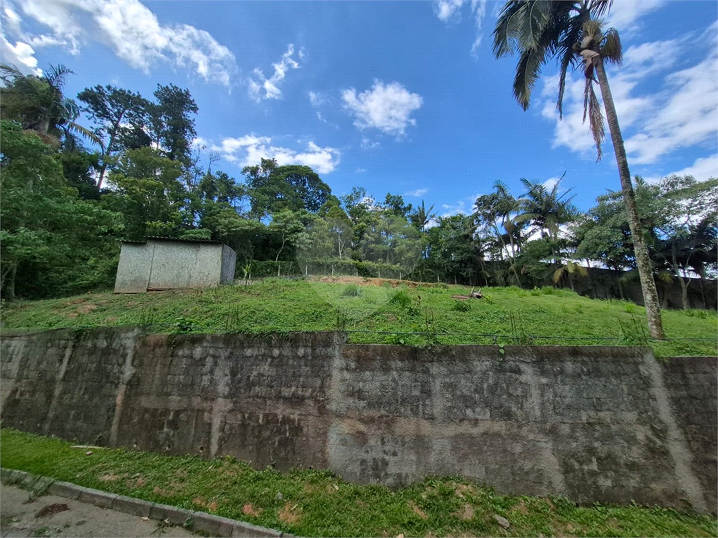 Casa à venda no condomínio Jardim da Montanha I, Mairiporã - SP