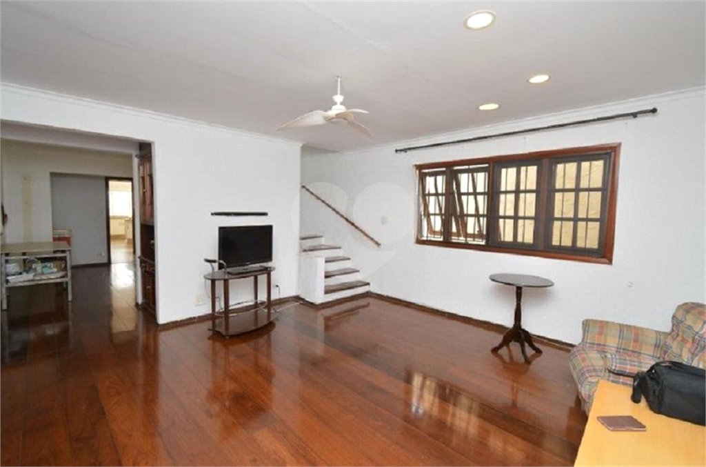 Casa à venda com 5 quartos, sendo 2 suítes, em Vila Galvão, Guarulhos, SP