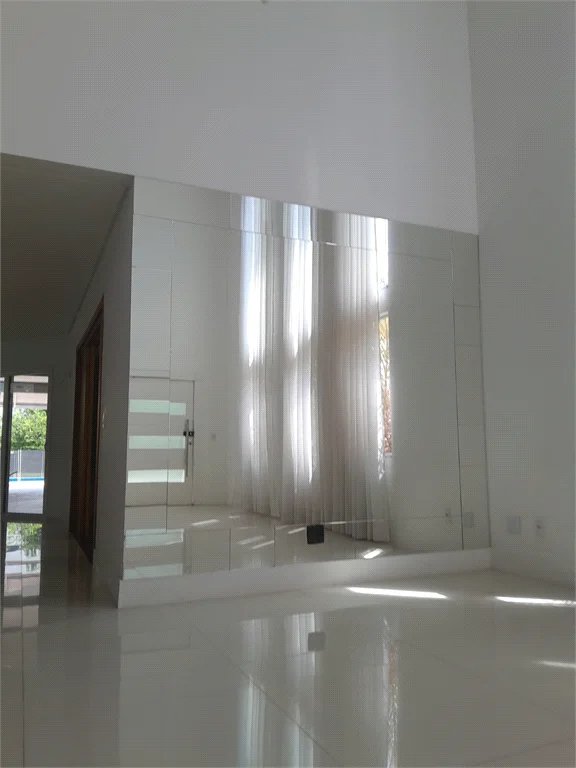 Casa à venda ou para alugar com 4 suítes em Chácaras São Carlos, Cotia, SP