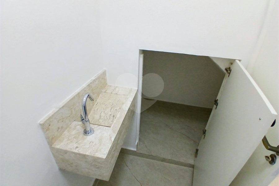 Casa à venda com 3 quartos, sendo 1 suíte,  no condomínio Res Saint Honoré, São Paulo - SP
