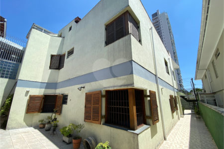 Sobrado à venda com 7 quartos, sendo 2 suítes, em Brooklin Paulista, São Paulo, SP
