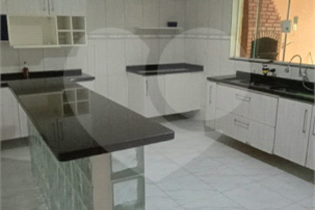 Casa para alugar com 4 quartos, sendo 2 suítes, em Jardim Las Vegas, Santo André, SP