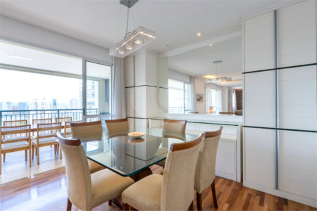 Apartamento à venda com 3 suítes em Brooklin, São Paulo, SP