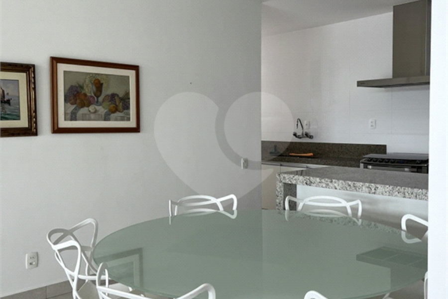 Apartamento à venda ou para alugar com 3 quartos, sendo 1 suíte, em Enseada, Guarujá, SP
