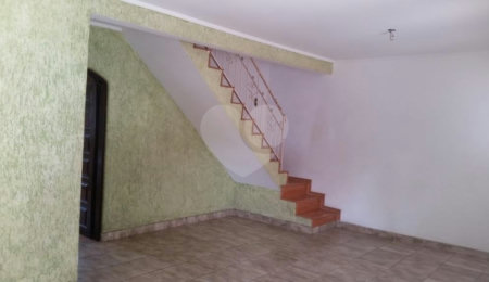Sobrado à venda com 3 quartos, sendo 1 suíte,  em Jardim Virginia Bianca, São Paulo, SP