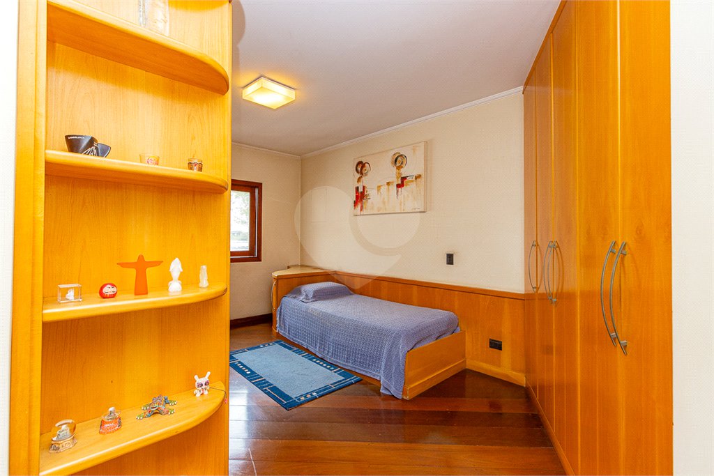 Casa à venda com 5 quartos, sendo 3 suítes,  no condomínio Residencial Morumbi, São Paulo - SP