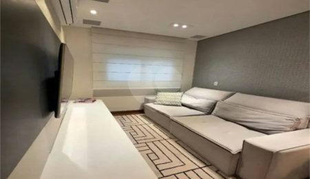 Apartamento à venda com 3 quartos, sendo 1 suíte,  em Mooca, São Paulo, SP