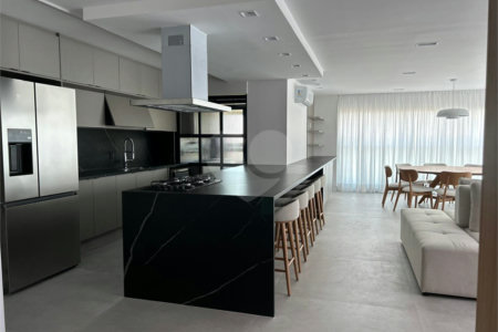 Apartamento à venda com 3 suítes em Santo Amaro, São Paulo, SP