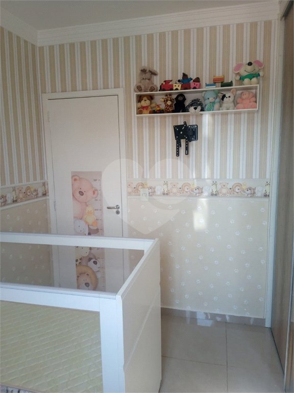 Casa à venda com 3 quartos, sendo 1 suíte, no condomínio Village St. Louis, São Paulo - SP