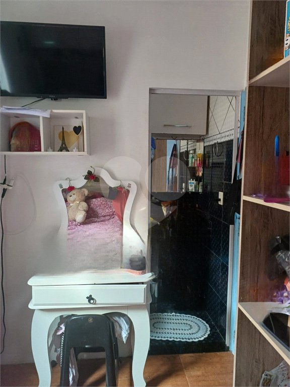 Casa à venda com 3 quartos, sendo 1 suíte,  no condomínio Altos de Poa, Poá - SP