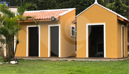 Chácara à venda com 4 quartos, sendo 1 suíte,  em Parque dos Jacarandás, Arujá, SP