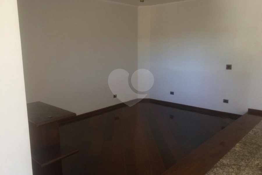 Sobrado à venda com 4 quartos, sendo 3 suítes, em Tremembé, São Paulo, SP