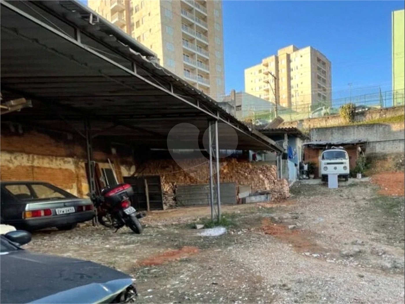 TERRENO DE 500 M² COM 20 METROS DE FRENTE PARA LOCAÇÃO )R$ 6.000,00) OU VENDA NO MANDAQUI