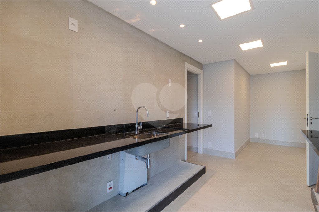 Apartamento para venda em Moema com 3 quartos, sendo 3 suítes, 2 vagas, 149 m²