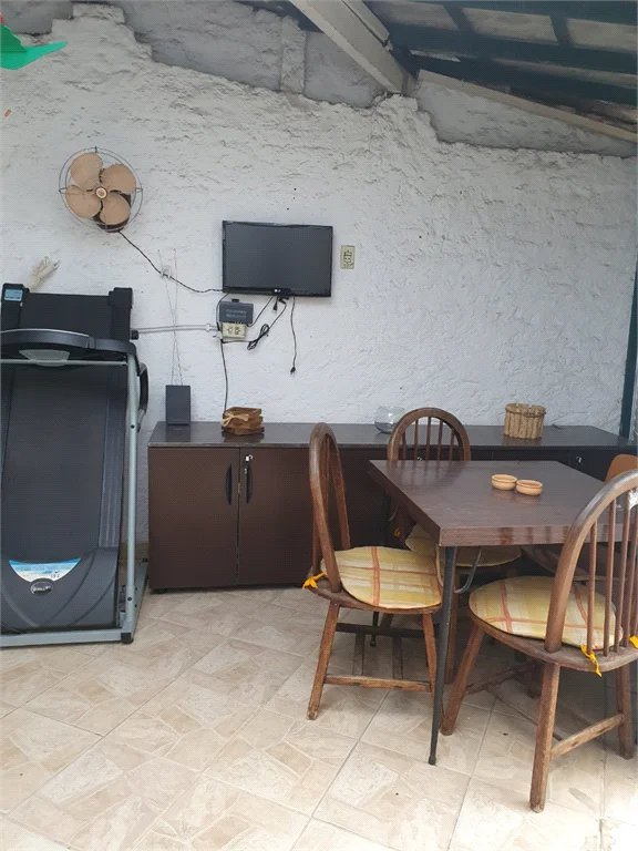 Casa à venda com 2 quartos, sendo 1 suíte, em Jardim das Bandeiras, São Paulo, SP