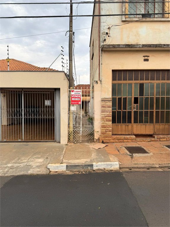 Casa à venda com 2 quartos no Centro, Araraquara, SP