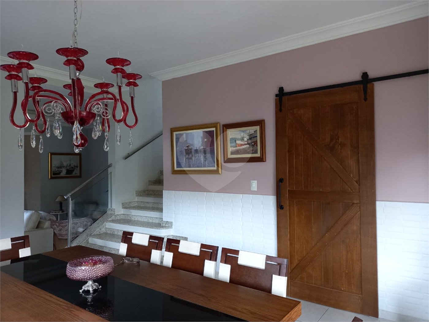 Casa à venda com 4 quartos, sendo 2 suítes, no condomínio Fazendinha Chácara Vale do Rio Cotia, Carapicuíba - SP