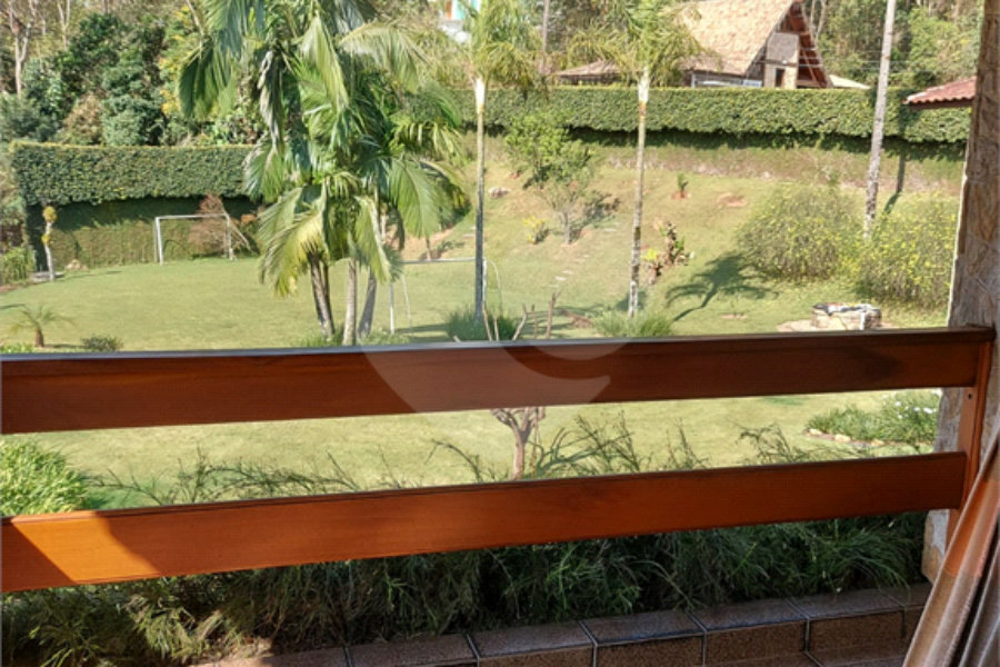 Sobrado à venda com 4 quartos, sendo 1 suíte, em Serra da Cantareira, Mairiporã, SP
