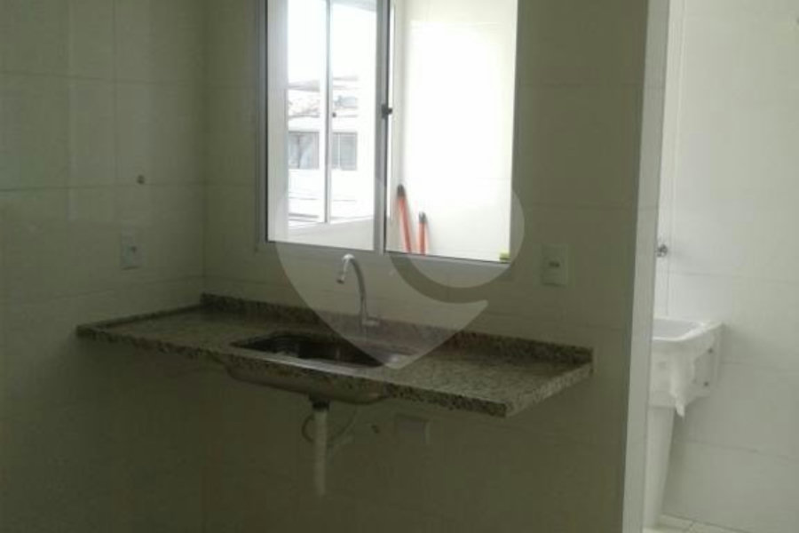Casa à venda com 1 quarto no condomínio Camila I, São Paulo - SP