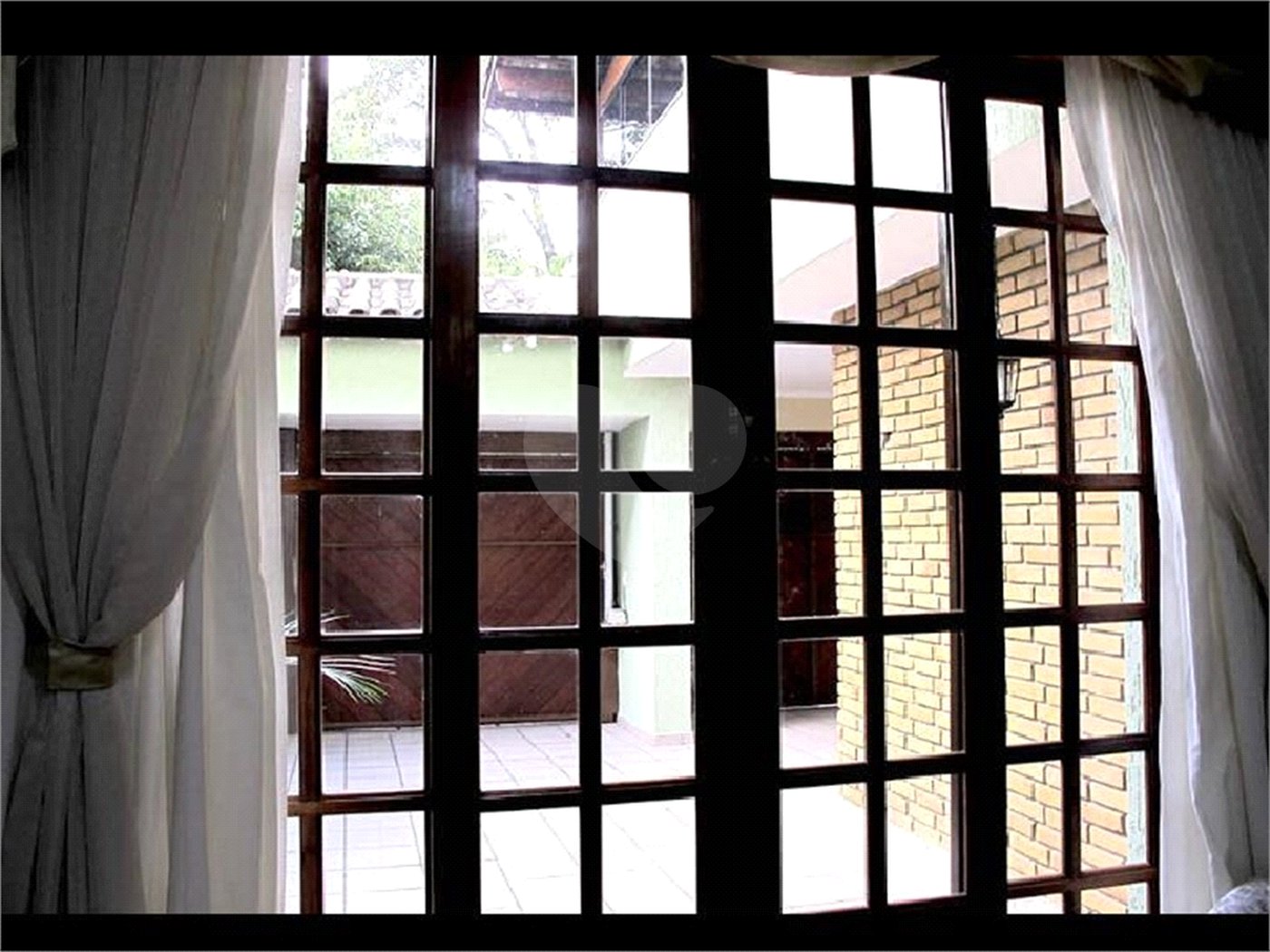 Sobrado à venda com 3 quartos, sendo 1 suíte, em Tremembé, São Paulo, SP