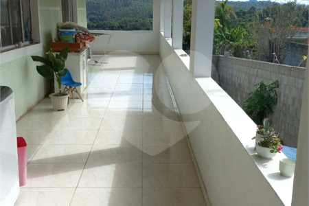 Casa à venda com 3 suítes no condomínio Chacara Castelo, Sorocaba - SP