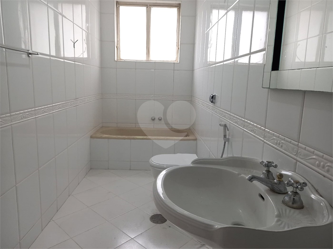 Apartamento à venda com 3 quartos, sendo 1 suíte, em Pinheiros, São Paulo, SP