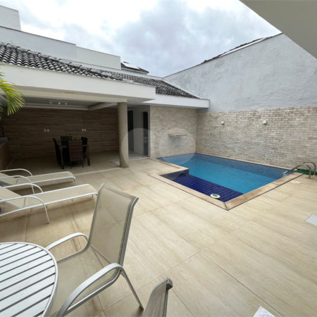 Casa à venda com 3 quartos, sendo 1 suíte, no condomínio Golden Village, Rio de Janeiro - RJ