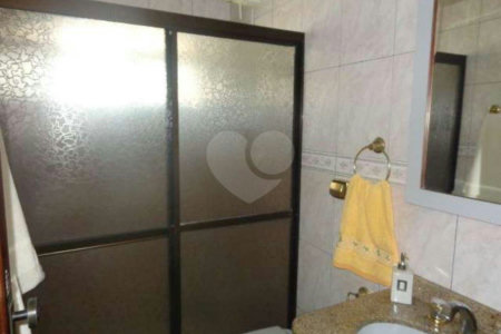 Sobrado à venda com 3 quartos, sendo 1 suíte, em Parque Ipê, São Paulo, SP
