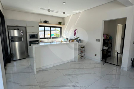 Casa à venda com 3 suítes no condomínio Reserva Central Parque, Salto - SP