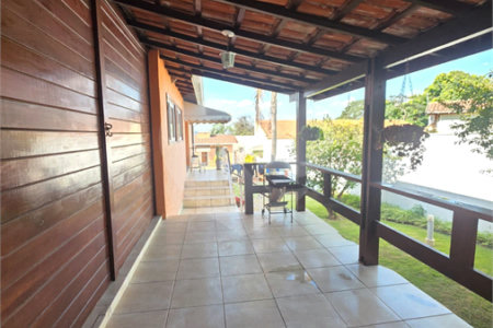 Casa à venda com 3 quartos, sendo 1 suíte, no condomínio Estância Marambaia, Vinhedo - SP