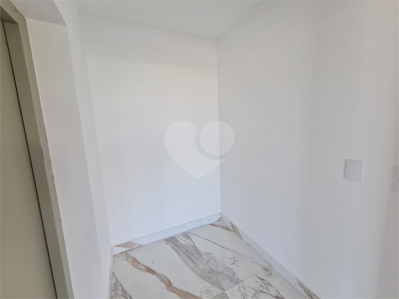 Apartamento à venda com 3 suítes em Jardim Marajoara, São Paulo, SP