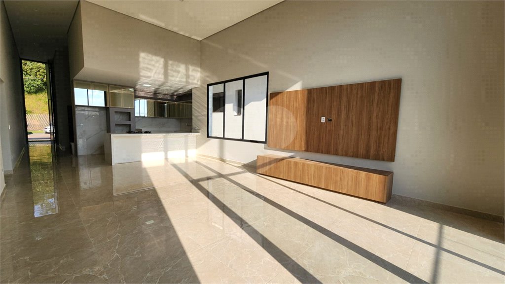 Casa à venda com 3 suítes no condomínio Santa Isabel I, Louveira - SP