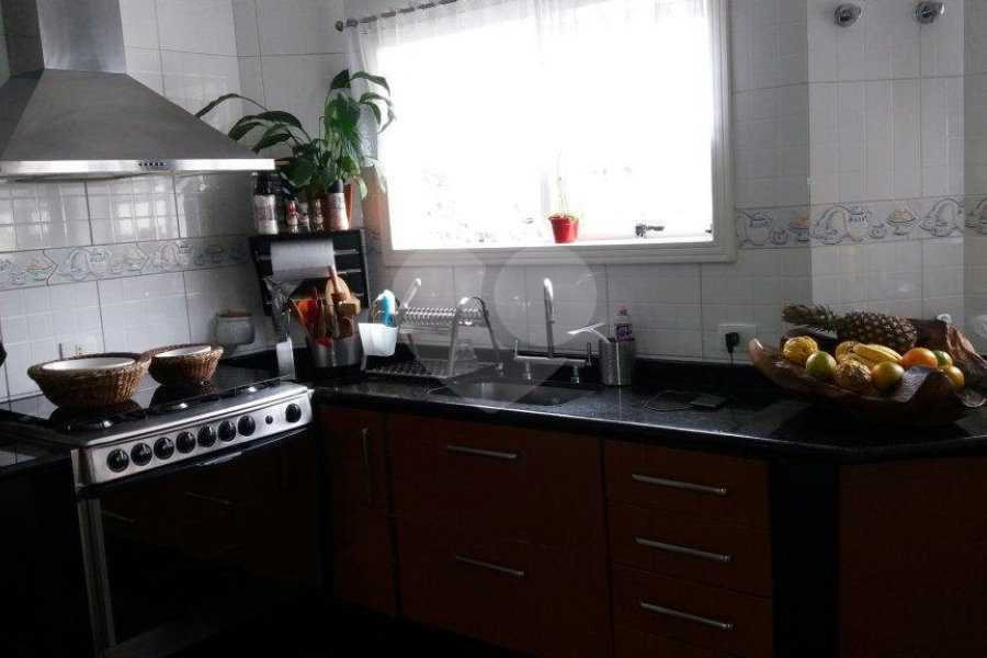Casa à venda com 4 suítes em Jardim Floresta, São Paulo, SP