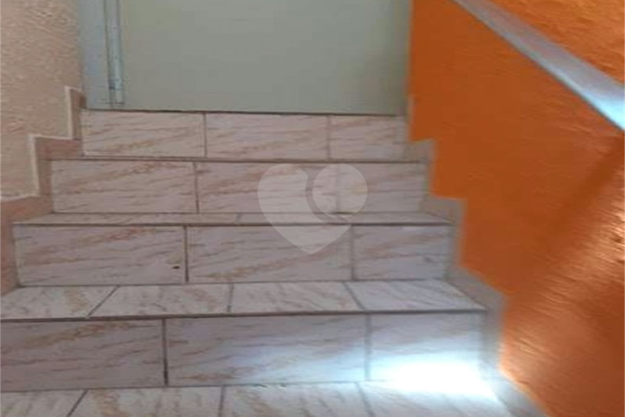 Sobrado à venda com 6 quartos, sendo 1 suíte,  em Jardim Las Vegas, Guarulhos, SP