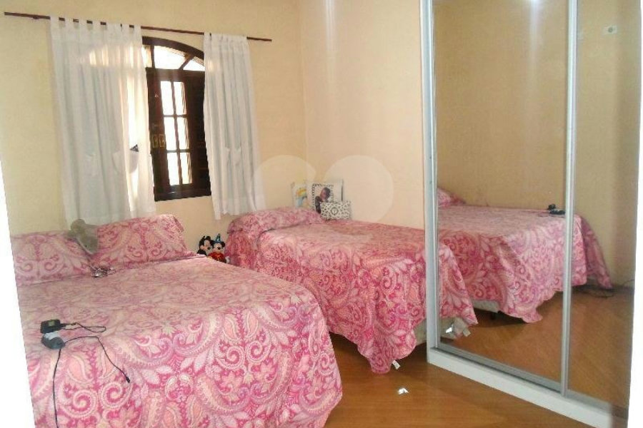 Sobrado à venda com 3 suítes em Vila Galvão, Guarulhos, SP