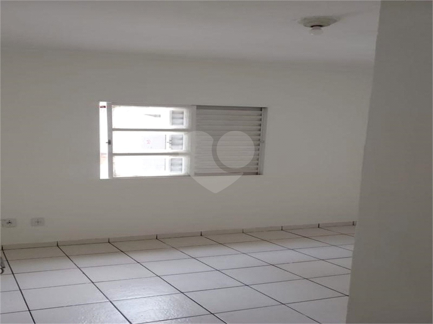 Casa à venda com 4 quartos, sendo 2 suítes,  no condomínio Villagio Colinas do Sol, Sorocaba - SP