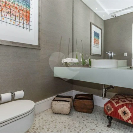 Casa à venda com 5 quartos, sendo 3 suítes, em Jardim Leonor, São Paulo, SP