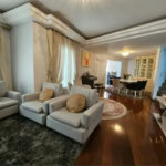 Casa à venda com 3 quartos, sendo 2 suítes, no condomínio Vila Borghese, São Paulo - SP