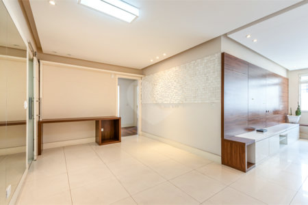 Apartamento à venda com 3 quartos, sendo 1 suíte, em Itaim Bibi, São Paulo, SP