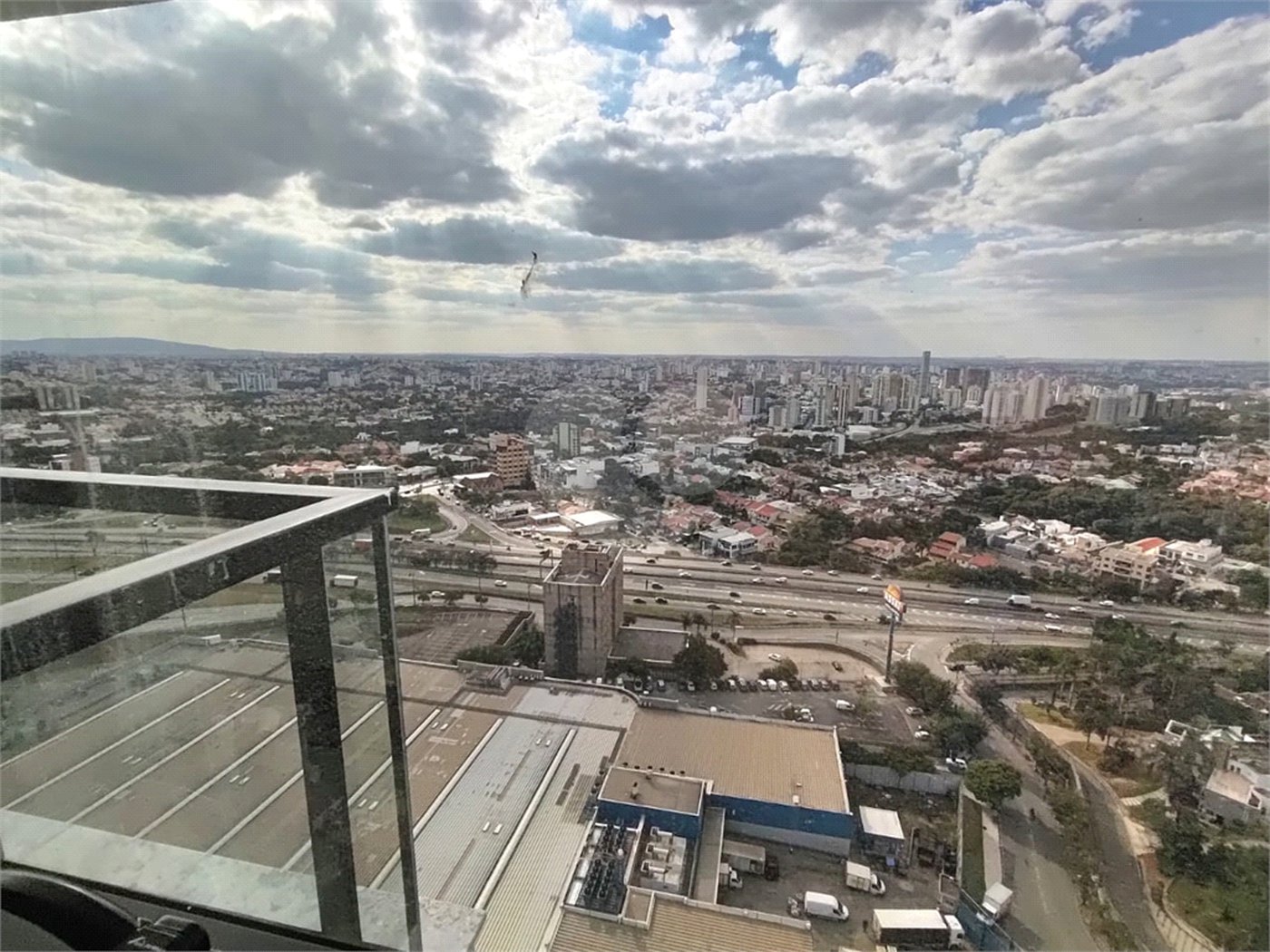 Apartamento à venda com 3 suítes em Parque Campolim, Sorocaba, SP