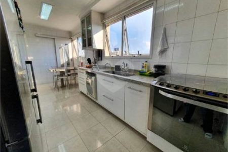 Apartamento à venda com 3 suítes em Vila Progredior, São Paulo, SP