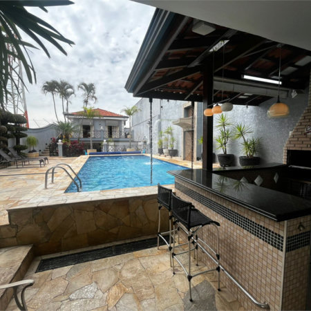 Casa à venda com 6 quartos, sendo 3 suítes, no Centro, Itapetininga, SP