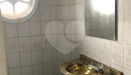 Casa à venda com 4 quartos, sendo 1 suíte,  em Jardim Rosa Maria, São Paulo, SP
