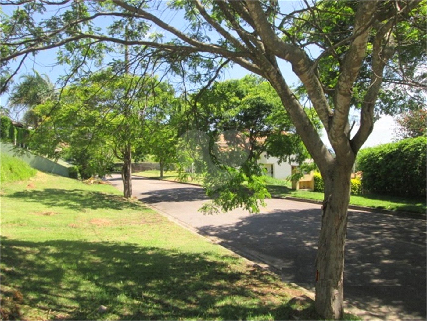 Casa à venda com 6 suítes no condomínio Jardim Primavera, Louveira - SP