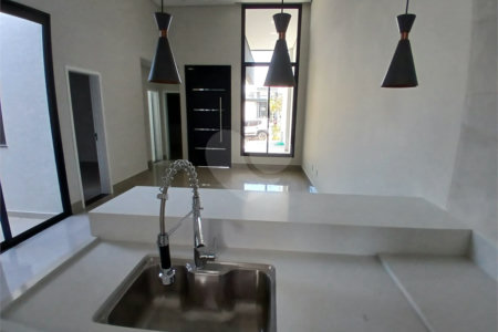 Casa à venda com 3 quartos, sendo 1 suíte, no condomínio Jardim, Sorocaba - SP