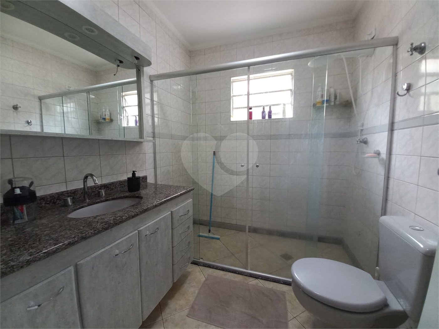 Sobrado à venda com 3 quartos, sendo 1 suíte, em Vila Lúcia, São Paulo, SP