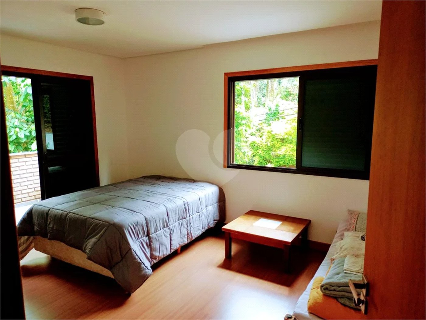 Casa à venda ou para alugar com 5 quartos, sendo 4 suítes, no condomínio Associação Reserva das Hortênsias, Mairiporã - SP